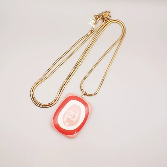 CHANEL CC Logo Coil Chain Necklace Pendant 03P Gold Pink GHW France - Picture 1 of 10